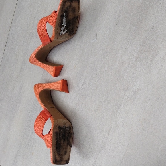 Dolce Vita women's size 7 and 1/2 orange sandals - Picture 2 of 5